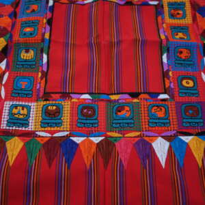 Huipil Bordado - Nahual Tz'i'
